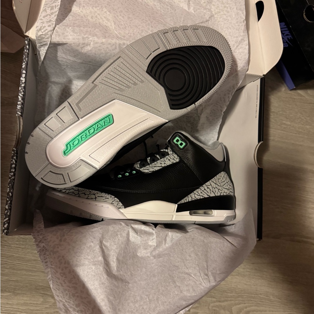 Jordan retro 3 Green Glow size 11